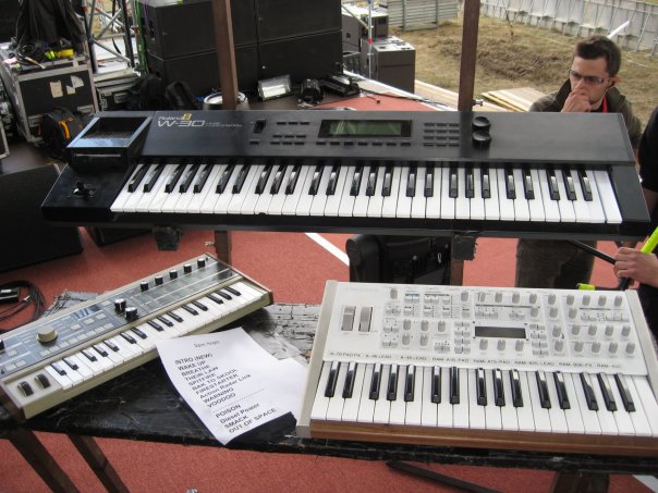 liam howlett set up.jpg