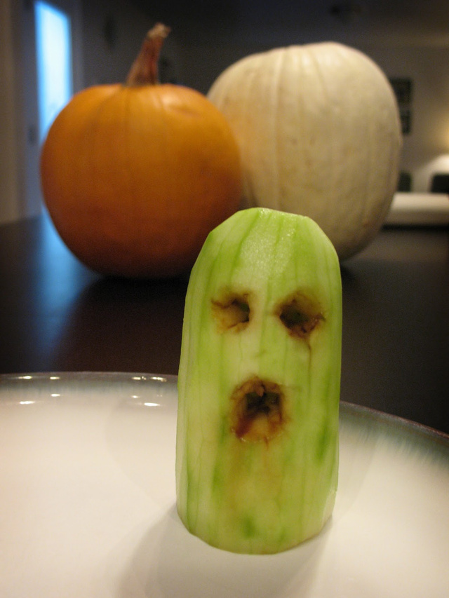 halloween cuke.jpg