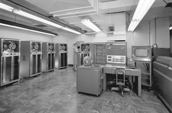 IBM_704_mainframe.gif