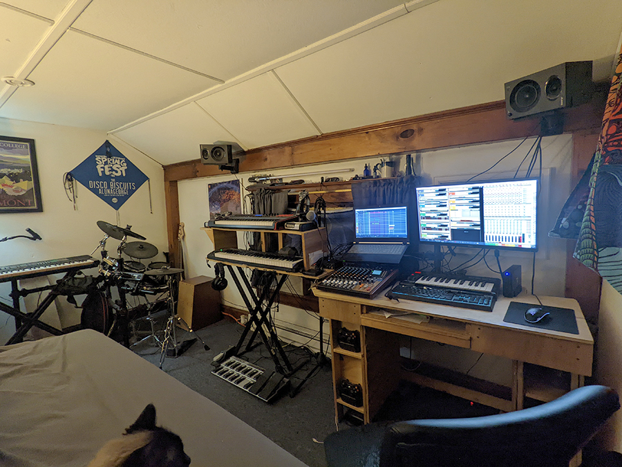 Studio001x900.jpg